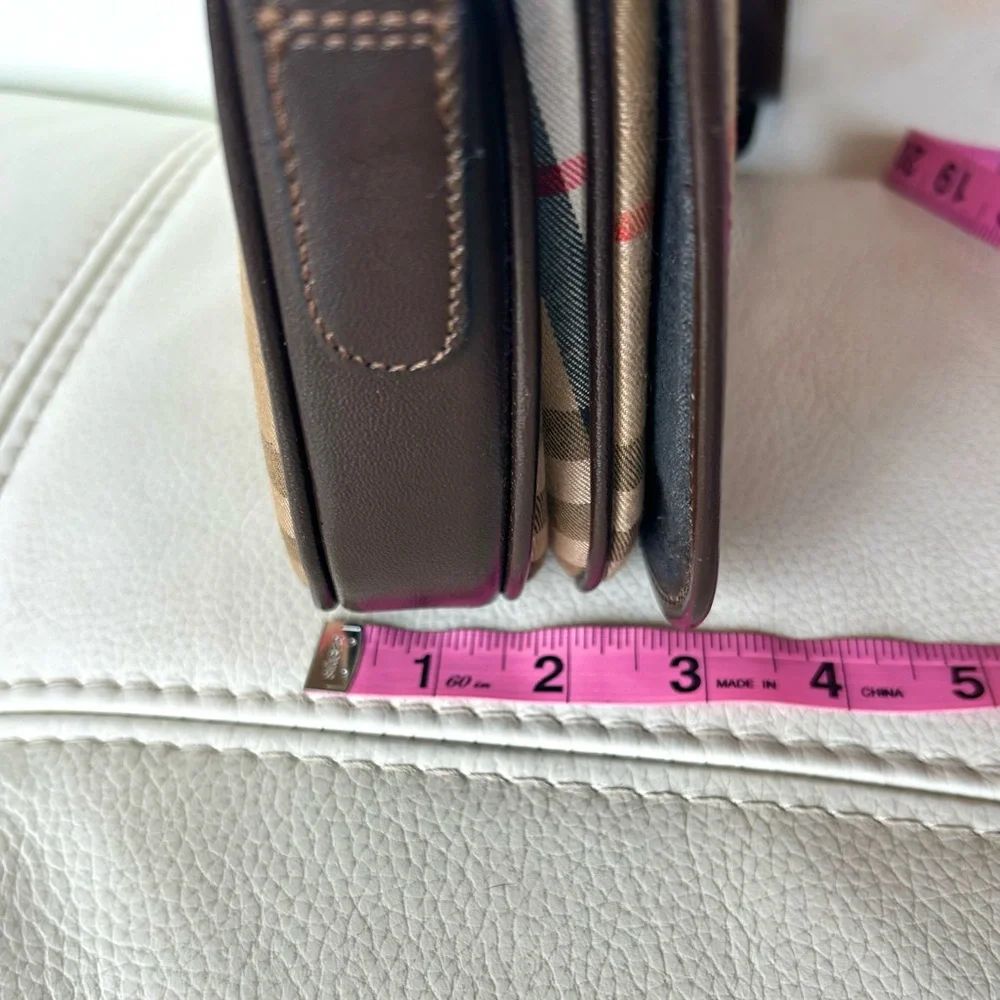 Burberry Nova Check Crossbody Vintage Bag - Picture 14 of 15